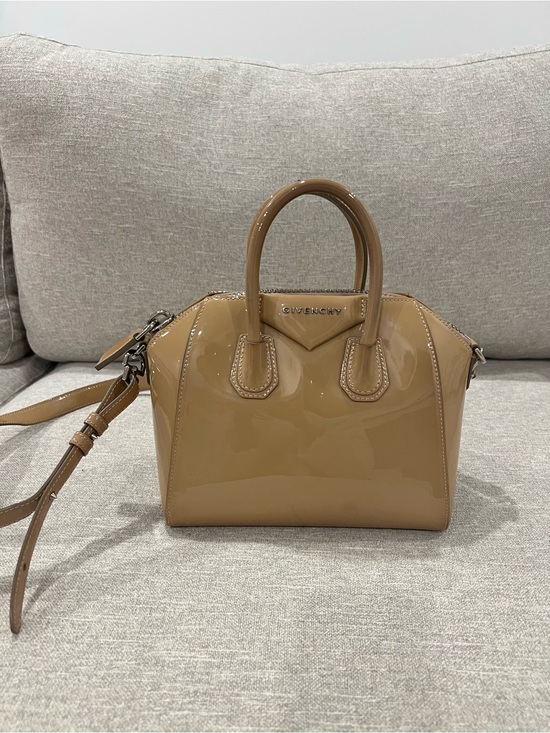 Givenchy Handbags - Givenchy Antigona Mini Patent Leather Bag